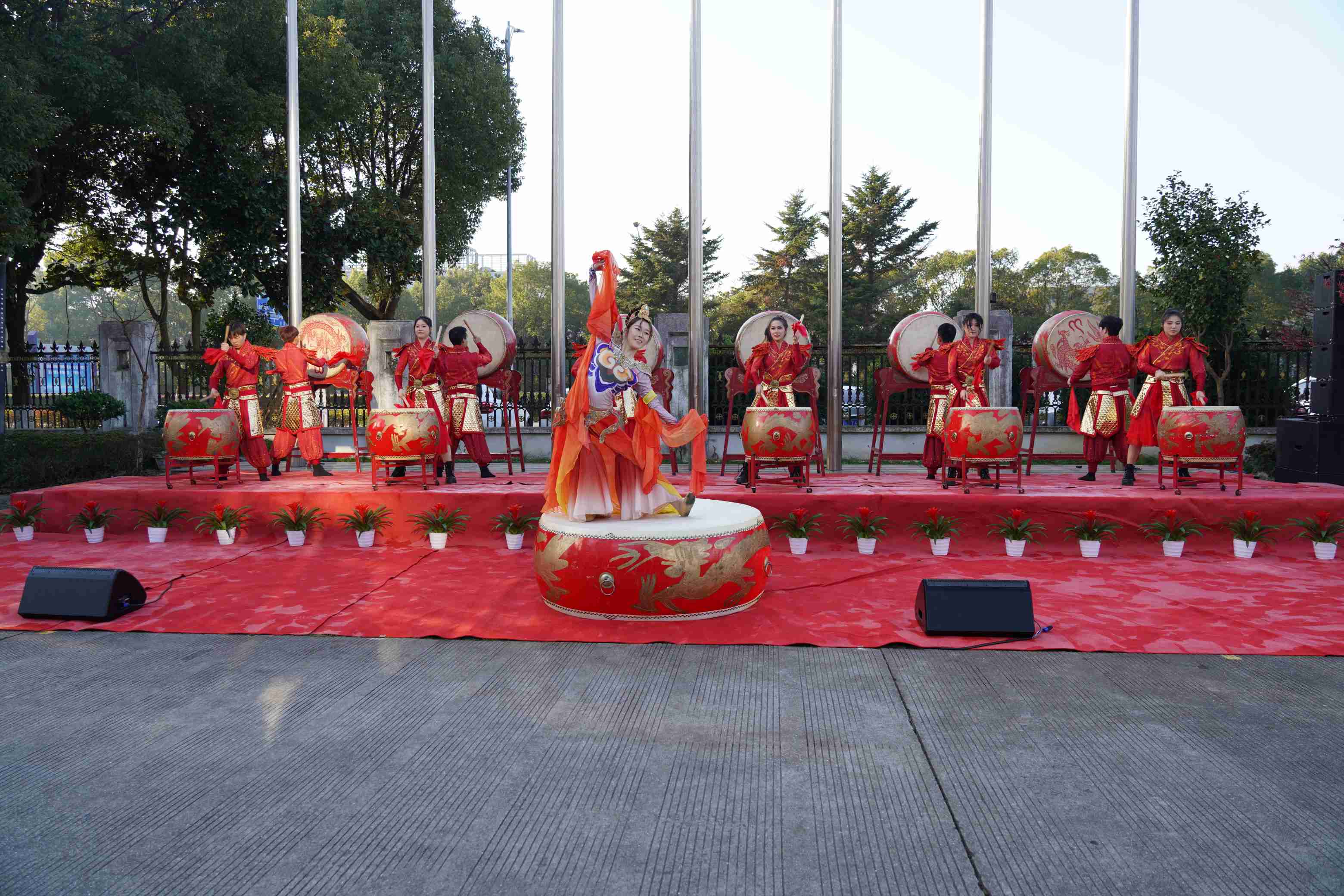 慶元旦 迎新年 | 奏響愛國強音，開啟2025新紀元